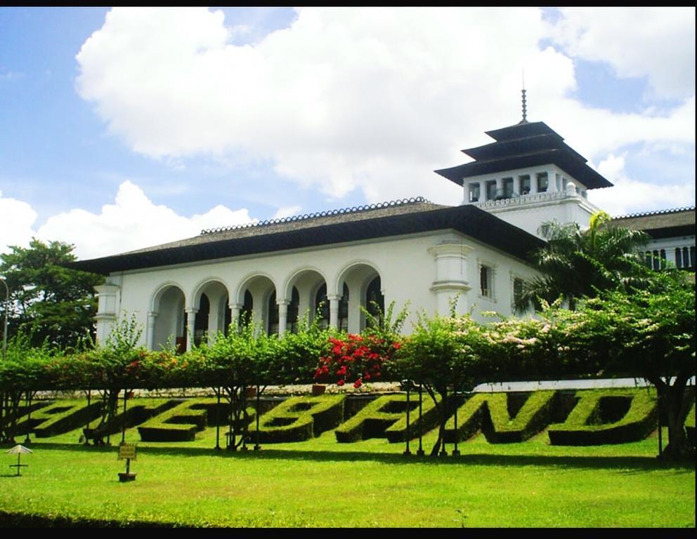 Ciwulan 36 Guest House 万隆 外观 照片