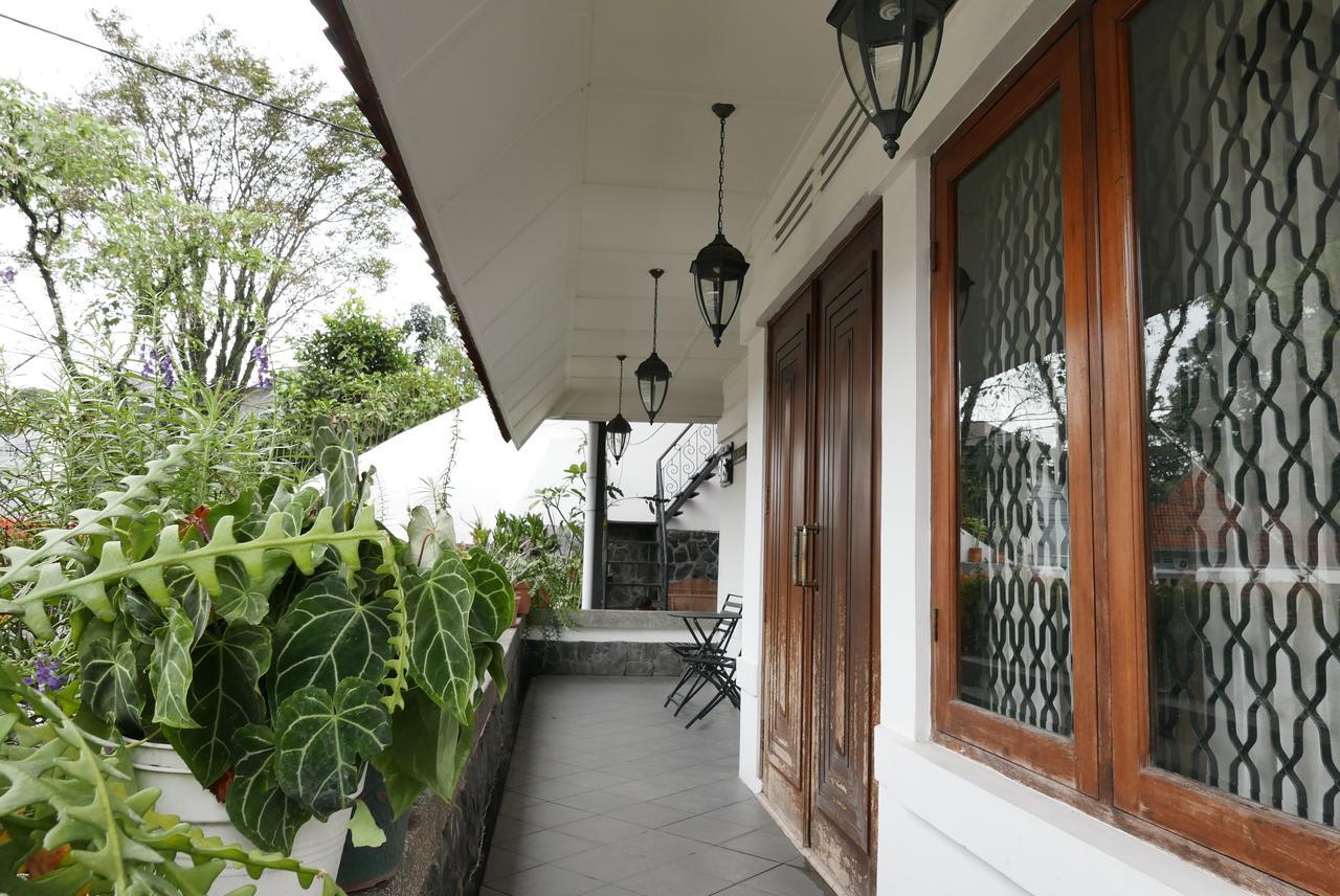 Ciwulan 36 Guest House 万隆 外观 照片